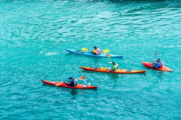 Comment développer la puissance du haut du corps pour les pratiquants de kayak?